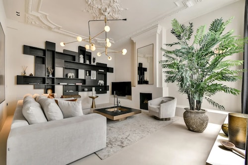 Iconic Luxurious Canal House in Famous Amsterdam Canal District | Boutique Stay!
