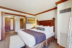 2 bedrooms, WiFi, bed sheets - Resort at Squaw Creek corner unit with sweeping valley views (Olympic Valley)