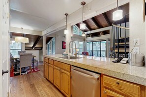 Interior - Beautiful Condo with private beach access, shared pools & hot tubs (South Lake Tahoe)