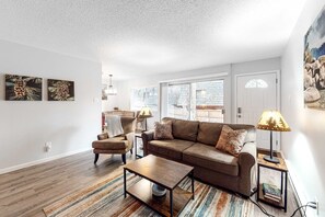 TV, offices - Ground Floor Condo with Free WiFi, Private W&D, and Full Kitchen (Incline Village)