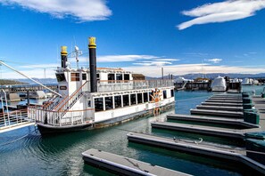 Marina - Mountain Getaway - Great Access to Page Meadows, Hiking, Biking, & Skiing (Tahoe City)