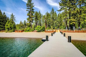 Beach - Mountain Getaway - Great Access to Page Meadows, Hiking, Biking, & Skiing (Tahoe City)