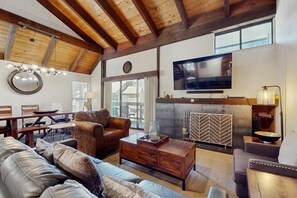 TV, fireplace, offices - Spacious condo in lakefront complex with fireplace, balcony, pool, & hot tub (South Lake Tahoe)