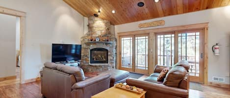 TV, fireplace, offices