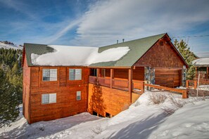 Exterior - Elegant Mountain Retreat, Shared Hot Tub, Pool, & Resort Amenities - Near Beach (Truckee)