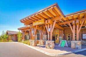 Exterior - Dog-friendly snowbird escape with pool, hot tub & sauna access, & woodstove (Truckee)