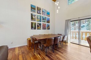 Dining - Newly Furnished Mountain Retreat Near Trails & Minutes to Heavenly Ski Resort (South Lake Tahoe)