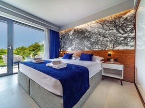 4 habitaciones y tabla de planchar con plancha 