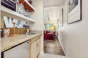 Interior - Spacious Condo with Fireplace, Deck, Wet Bar, Pool, Free Shuttle to Ski Resort (Incline Village)
