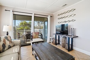 Smart TV - Oceanfront Shipwatch #300 • Pool + Boardwalk on East Beach (St Simons)