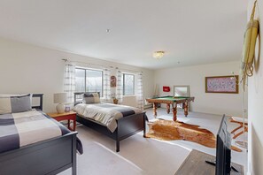 Iron/ironing board, WiFi, bed sheets - 4Story Lakeview Retreat with Pool Table, Decks & Designer Vibes in Incline Village (Incline Village)
