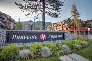 Property grounds - Lakefront retreat with shared pool, hot tub, & sauna - near shopping & skiing (South Lake Tahoe)