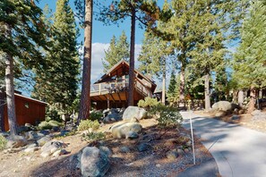 Property grounds - Lakeside Sanctuary with Lake & Sunset Views from Deck, Walk to Private Beach-Pier (Tahoe City)