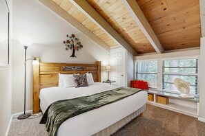 Iron/ironing board, WiFi, bed sheets - Lake View | 4 Bedroom 3 Bath with Loft Townhome (South Lake Tahoe)