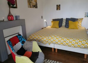 2 bedrooms, WiFi, bed sheets