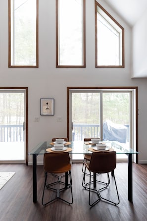 Dining - Private Fire Pit Pool Table Barry Manor (Barryville)