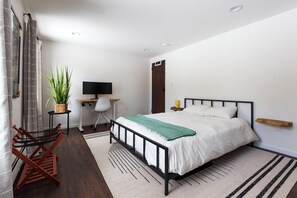 Room - Private Fire Pit Pool Table Barry Manor (Barryville)