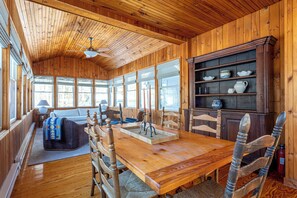 Dining - Chic Catskill Retreat Casa Cochecton (Cochecton)