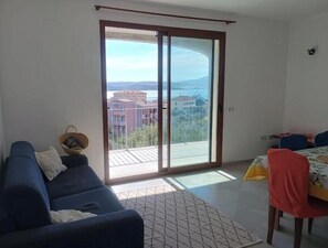 TV - Maison Angelo - Sea & mountain views, panoramic terrace in Sardinia (La Maddalena)