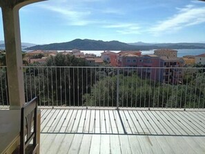 Property grounds - Maison Angelo - Sea & mountain views, panoramic terrace in Sardinia (La Maddalena)