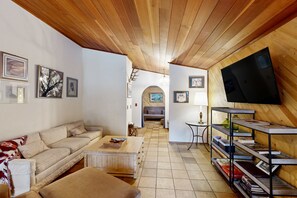 TV, fireplace, offices - Dog-friendly retreat in Incline Village with fireplace & washer&dryer (Incline Village)