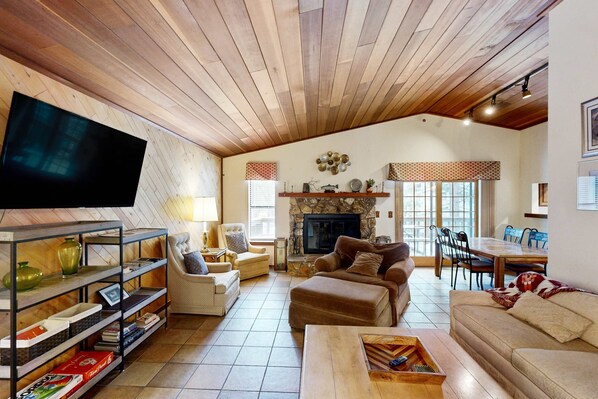 TV, fireplace, offices - Dog-friendly retreat in Incline Village with fireplace & washer&dryer (Incline Village)