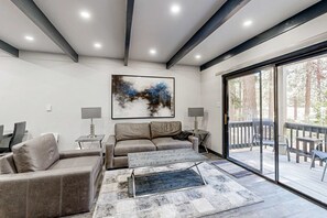 Living area - Sleek condo with deck, BBQ, board games, and streaming (Incline Village)