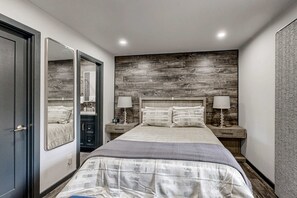 Room - Sleek condo with deck, BBQ, board games, and streaming (Incline Village)