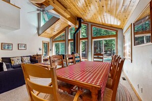 Dining - Dog-friendly cabin with pool & hot tub - near hiking & skiing (Truckee)
