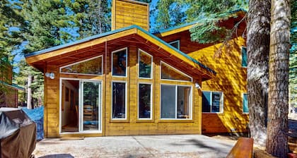 Dog-friendly cabin with pool & hot tub - near hiking & skiing