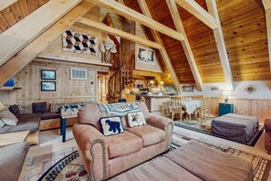 TV, fireplace, table football, offices - Charming Updated Rustic Cabin with Gas Fireplace, close to Lake and Ski Resort (South Lake Tahoe)