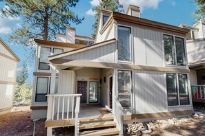 Exterior - Kings Beach Condo Near Lake Tahoe w/Fireplace, Shared Pool, Tennis Courts, Deck (Kings Beach)