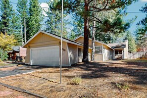 Exterior - Charming Pet Friendly Home with Hot Tub, Enclosed Yard, Short Walk to Beach (South Lake Tahoe)