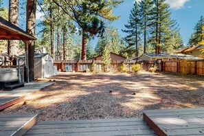 Property grounds - Charming Pet Friendly Home with Hot Tub, Enclosed Yard, Short Walk to Beach (South Lake Tahoe)