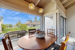 Outdoor dining - Lakeside modern villa with fireplaces, resort amenities, grill, W/D, & internet (South Lake Tahoe)