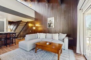 TV, fireplace, offices - Modern Townhome with Lake views, Fireplace, Pool, Spa (Kings Beach)