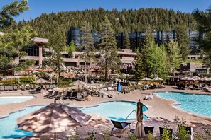 Pool - Everline Resort & Spa - Ski-in-ski-out suite with heated pools & hot tub (Olympic Valley)