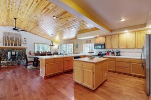 Fridge, microwave, oven, stovetop - Gold Dust Getaway with Foosball, Big Deck & Forest Views - Near Slopes (South Lake Tahoe)