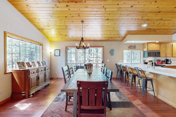 Dining - Gold Dust Getaway with Foosball, Big Deck & Forest Views - Near Slopes (South Lake Tahoe)