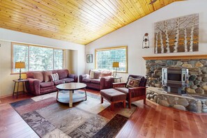 TV, table football, offices - Gold Dust Getaway with Foosball, Big Deck & Forest Views - Near Slopes (South Lake Tahoe)