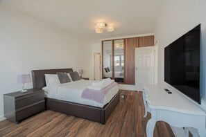 3 bedrooms, individually decorated, individually furnished, free WiFi - Beachfront Penthouse (Brighton)