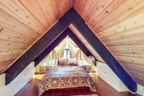Travel cot, WiFi, bed sheets - Beautiful & Spacious Townhome with Deck - Close to the Lake & Slopes (Incline Village)