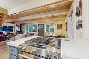 Interior - Chalet-style Townhome with Fireplace, Deck, Near Ski Resort, Incline Village (Incline Village)