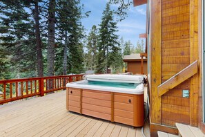 Outdoor spa tub - Cozy Private Mountain Retreat with Nearby Pond, Hot Tub, Pool Table (Alpine Meadows)