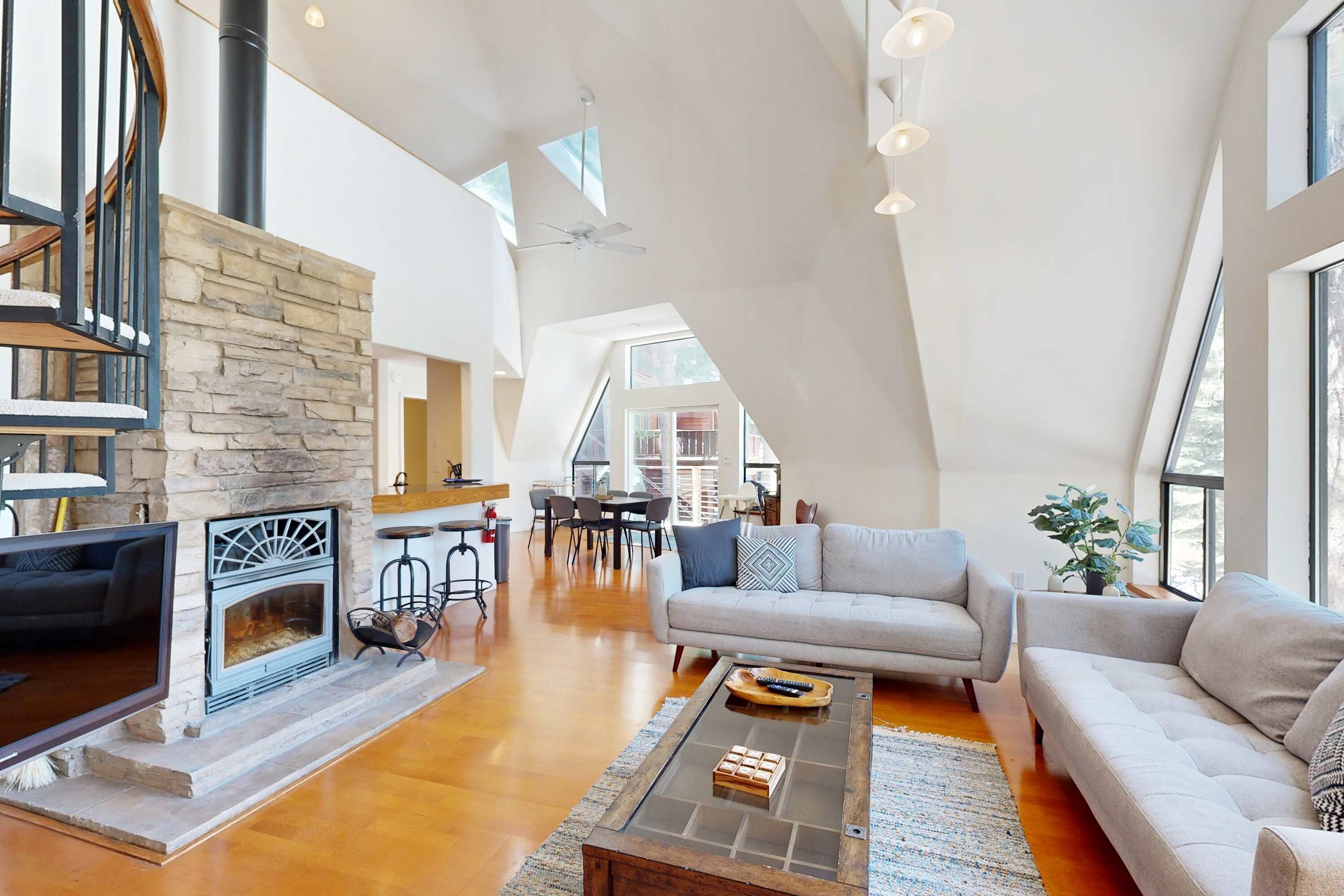 TV, fireplace, offices