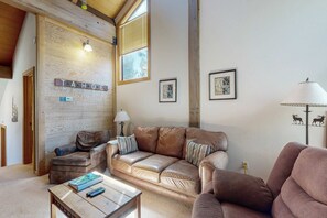 TV, fireplace, offices - Bright Corner Condo with Northstar Views - Easy Access to Village (Northstar - Truckee)