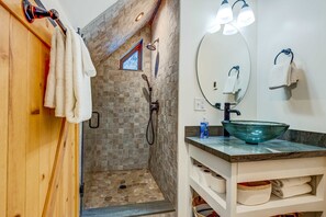 Douche, serviettes fournies