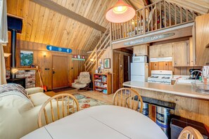 TV, fireplace, offices - Dog-friendly 2-story cabin with loft, fireplace, board games, & wooded views (South Lake Tahoe)