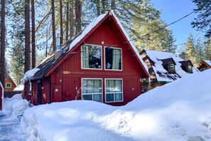 Exterior - Dog-friendly 2-story cabin with loft, fireplace, board games, & wooded views (South Lake Tahoe)