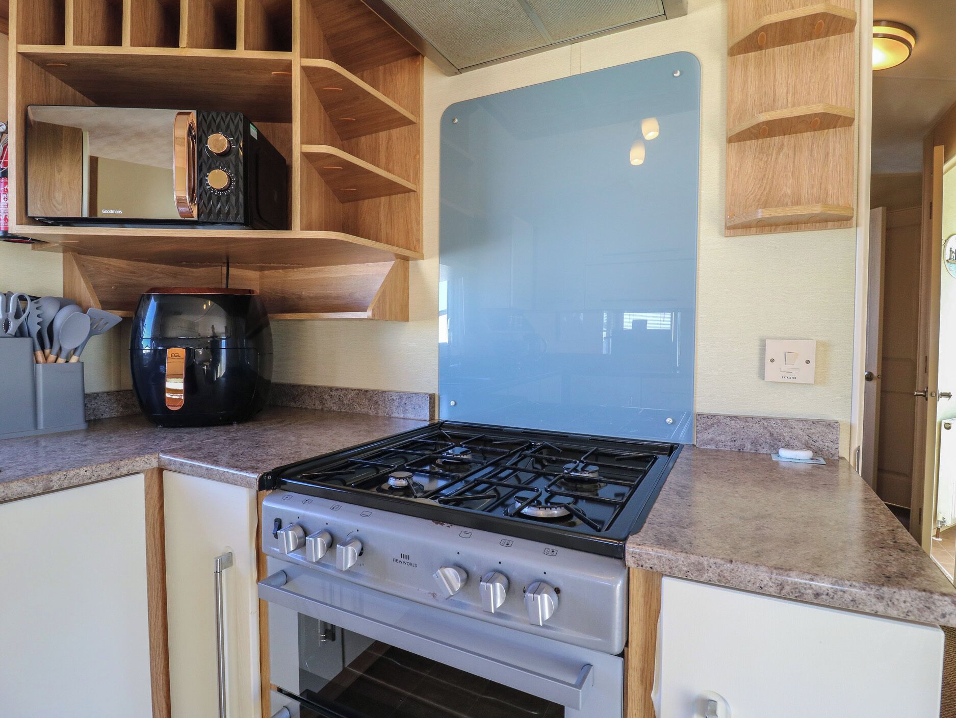 Cookware/dishes/utensils